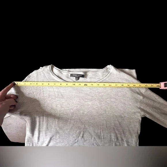 𝅺romeo & Juliet Couture, women’s gray tunic sweater, size small - Picture 5 of 7